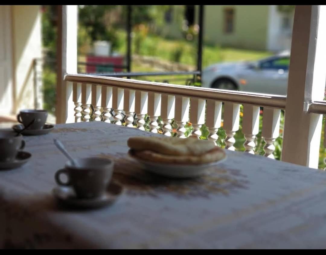 Guest House Lailashi Surmushi Kültér fotó